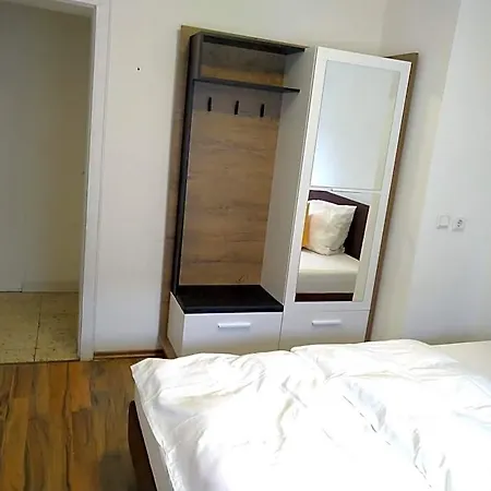 Zentrum Self Check-in Hotel