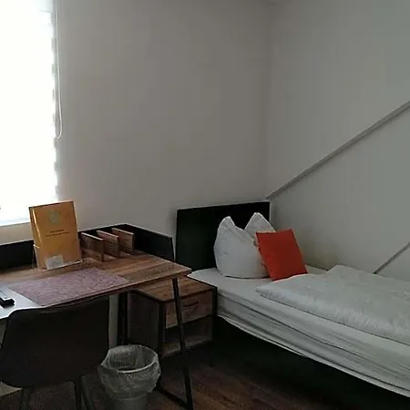 Zentrum Self Check-in Hotel 2*
